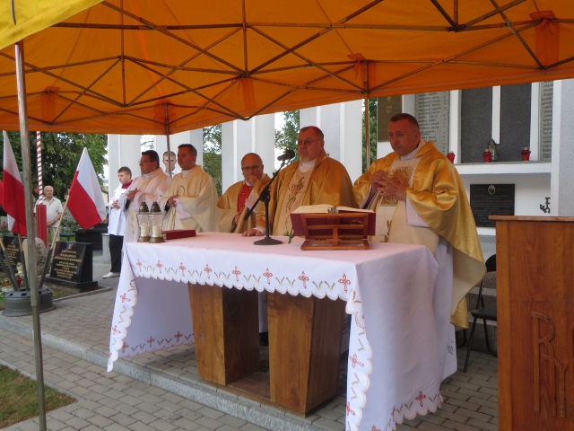 zdjęcie: 72. rocznica mordu w Lesie Pilickim