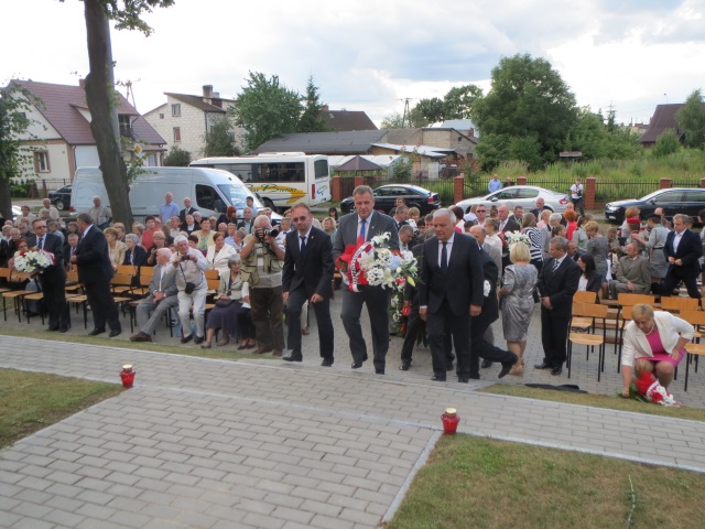 zdjęcie: 72. rocznica mordu w Lesie Pilickim